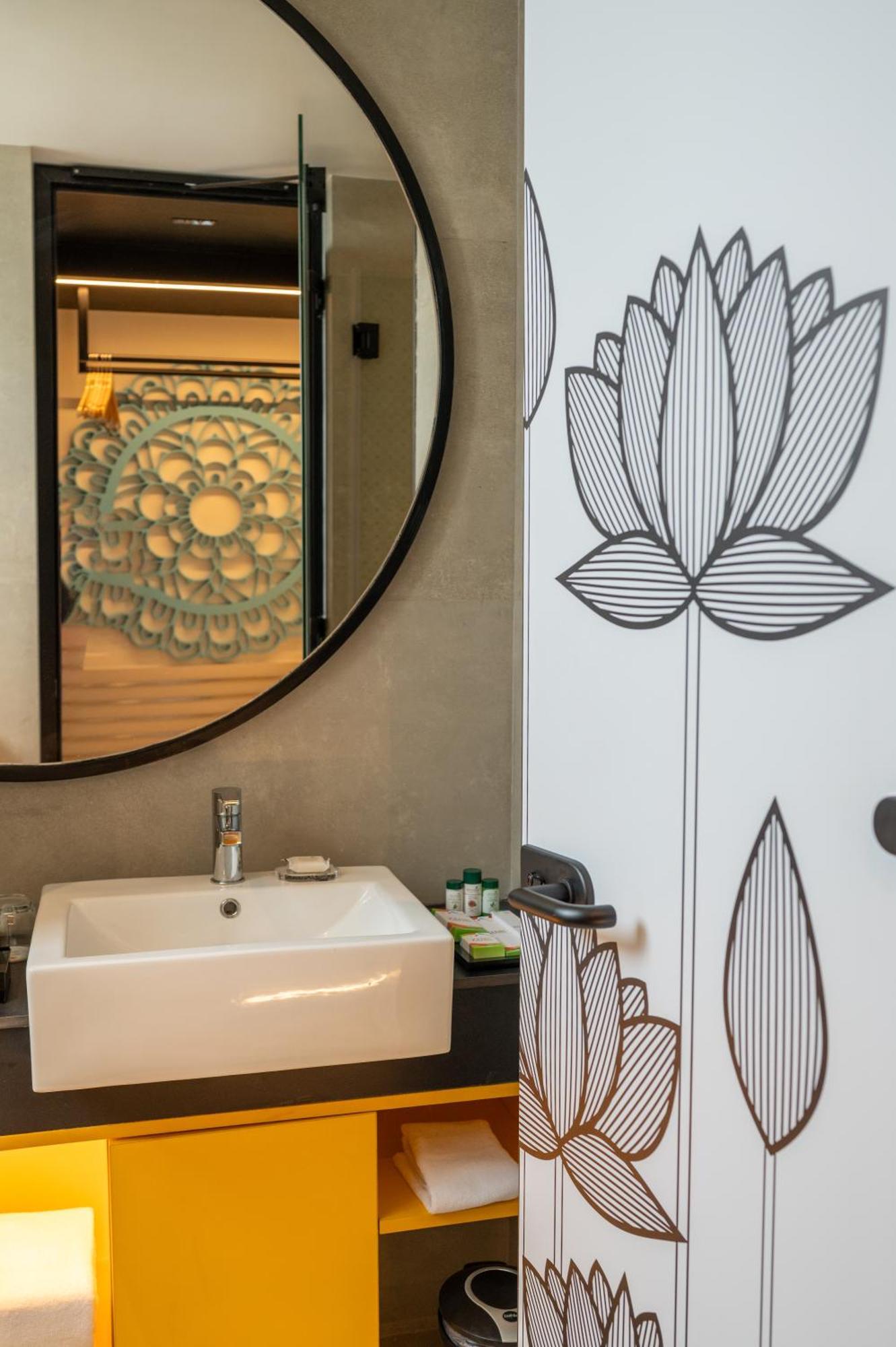 Zibe Luxe Kakinada By Grt Hotels Buitenkant foto