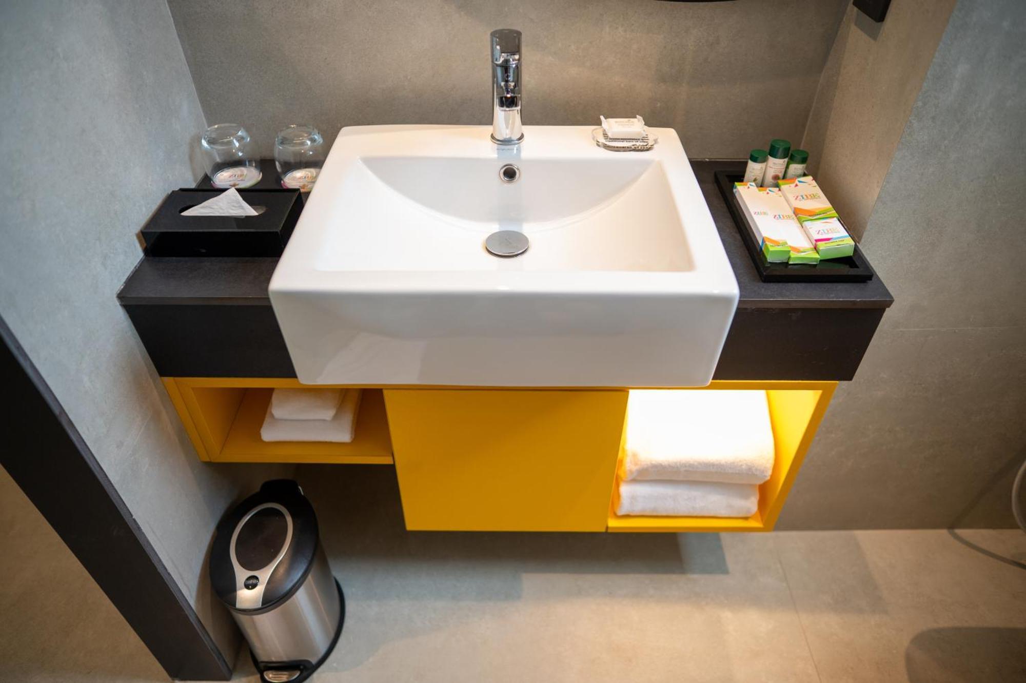Zibe Luxe Kakinada By Grt Hotels Buitenkant foto